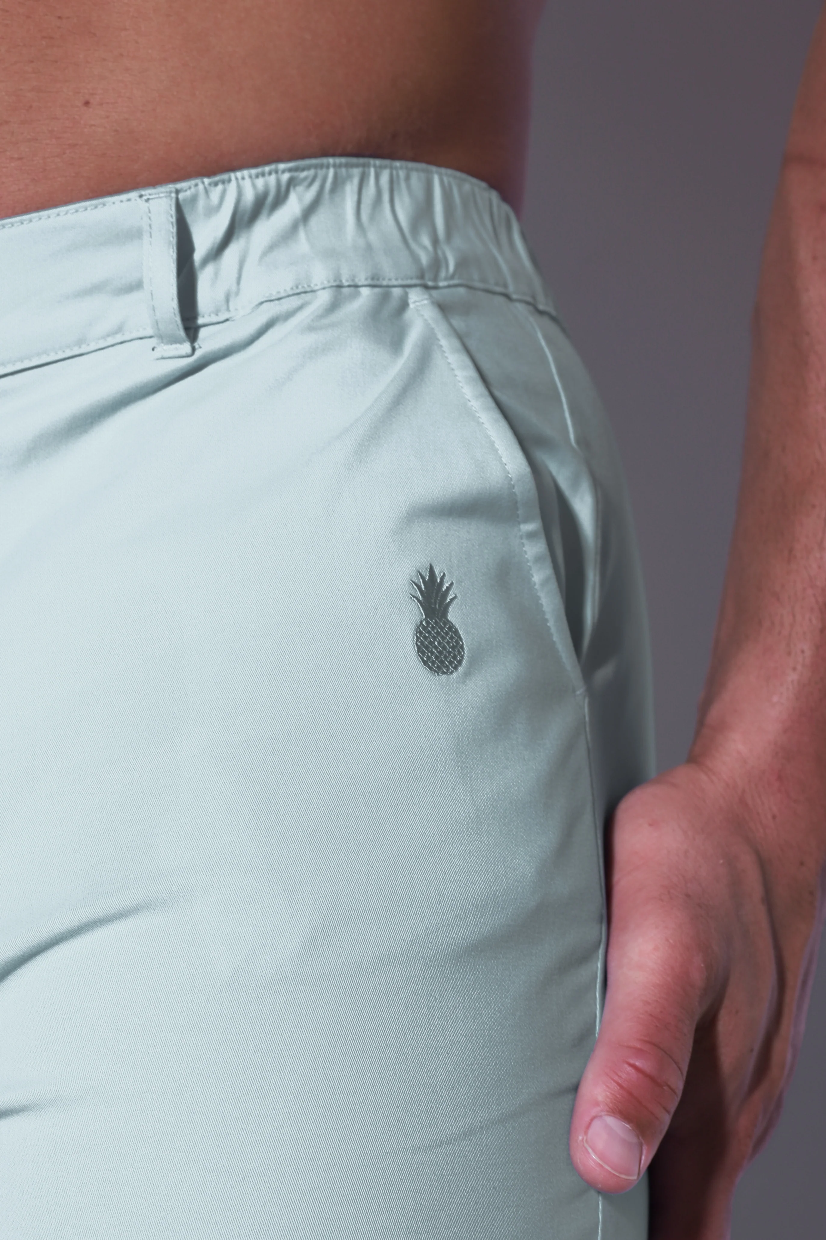Muscle-fit Men's 4'' Stretchy Chino Shorts - Light Green - Image 3