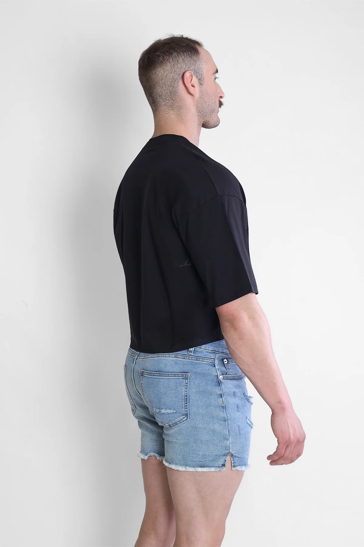 Oversized Relaxed Crop Top - Black - Image 5